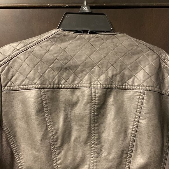 Faux Leather/cloth MAURICES—SIZE L - Picture 5 of 10